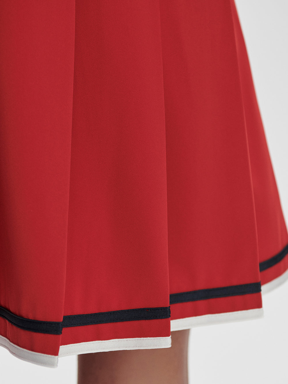 Amanda 2.0 Court Dress 32.5"
